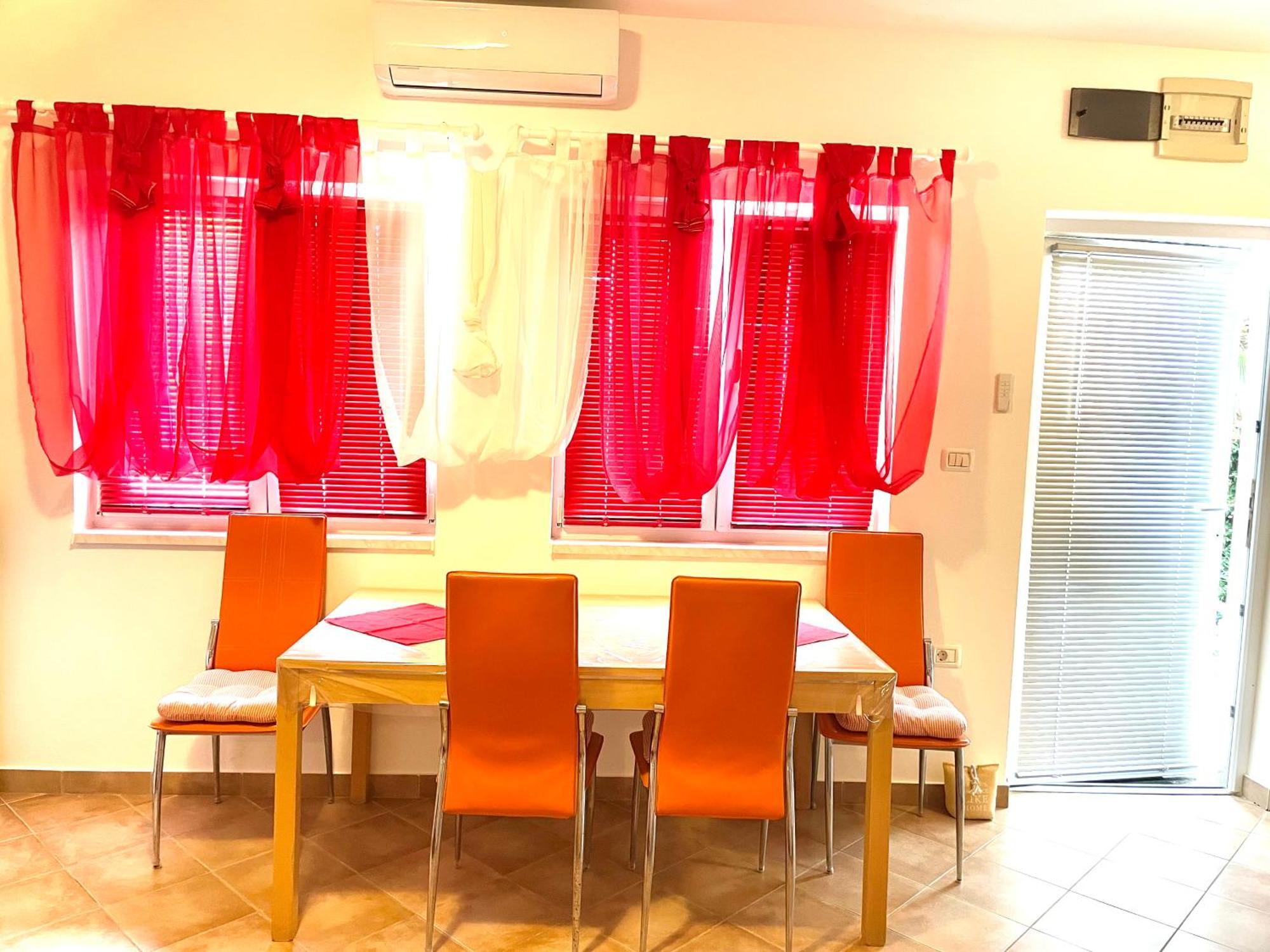 Olea Apartment *